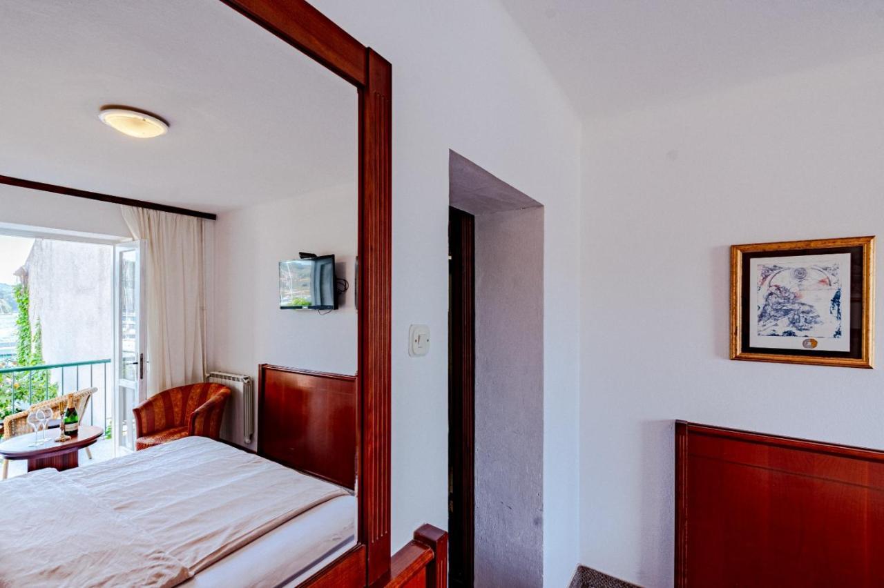 Hotel Dalmacija Вела-Лука Екстер'єр фото