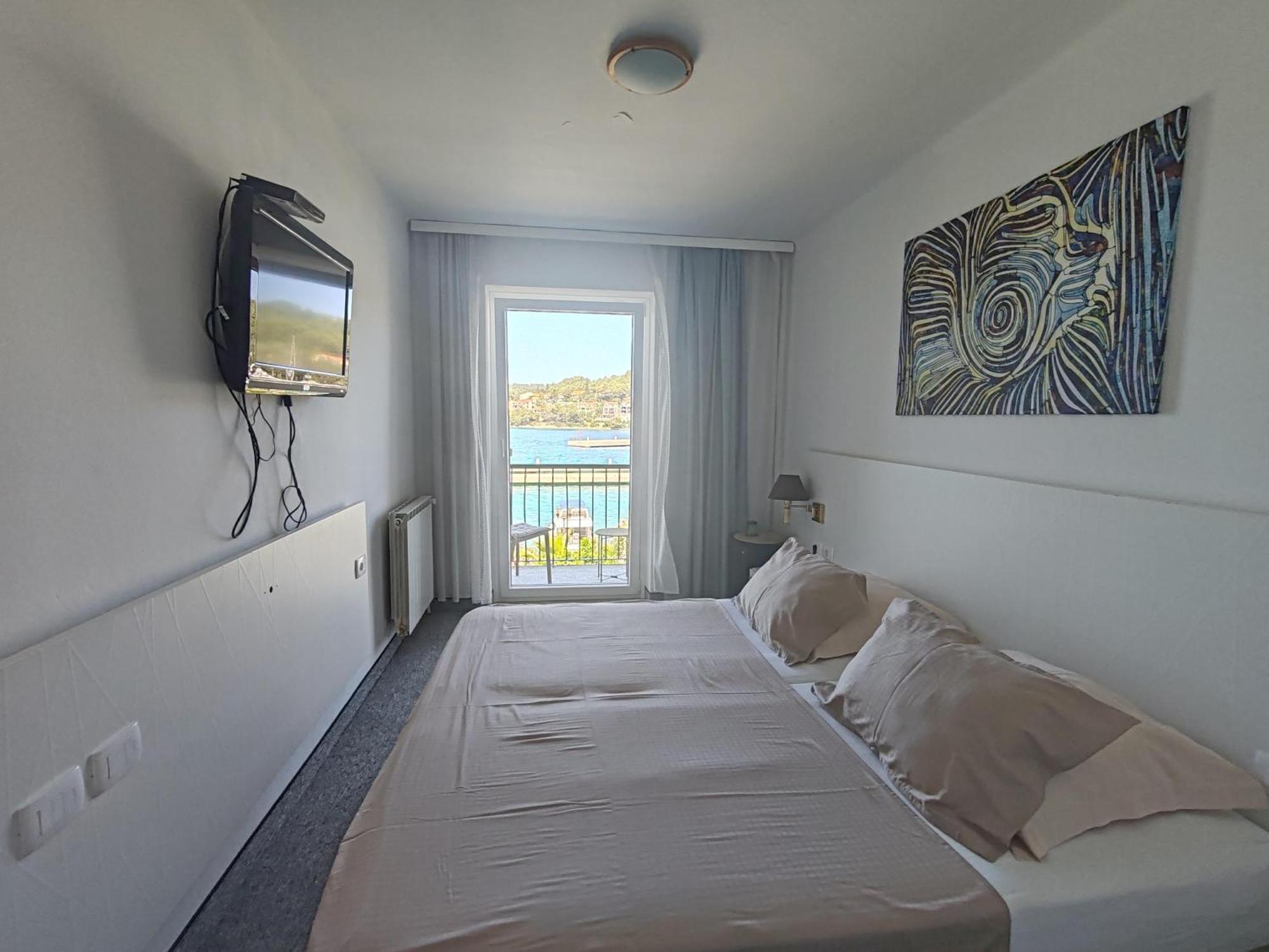 Hotel Dalmacija Вела-Лука Екстер'єр фото